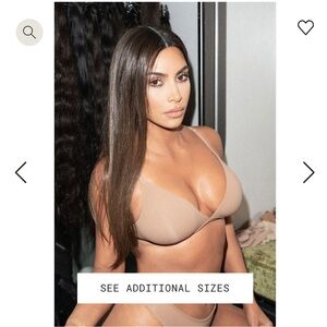 SKIMS FITS EVERYBODY TRIANGLE BRALETTE